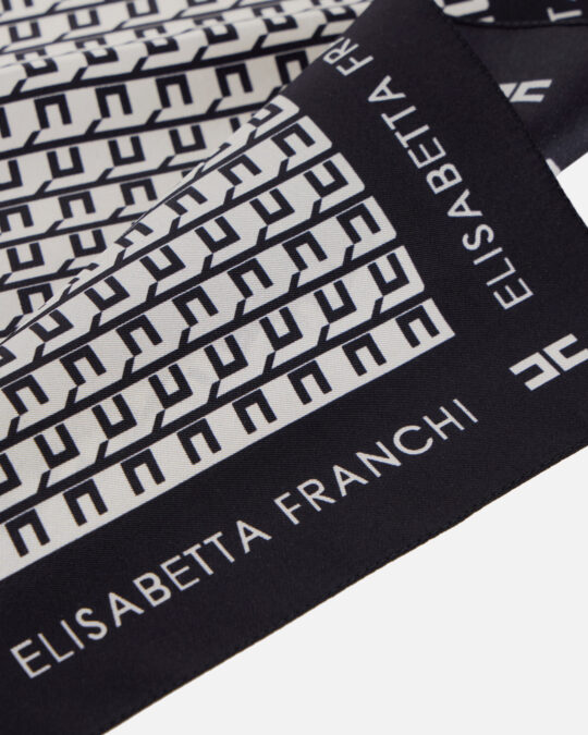 Fular de sarga de seda con estampado
