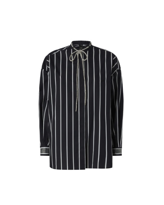 Camisa de rayas con cordones brillantes