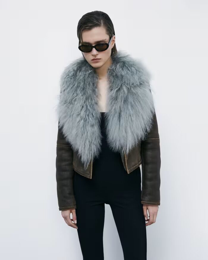 Cazadora corta de shearling con cuello de pelo