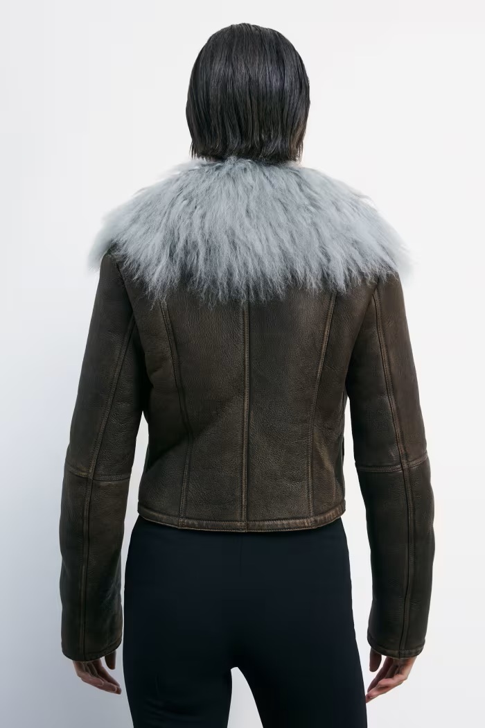Cazadora corta de shearling con cuello de pelo - Imagen 3