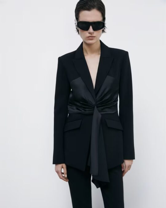 Blazer con drapeado