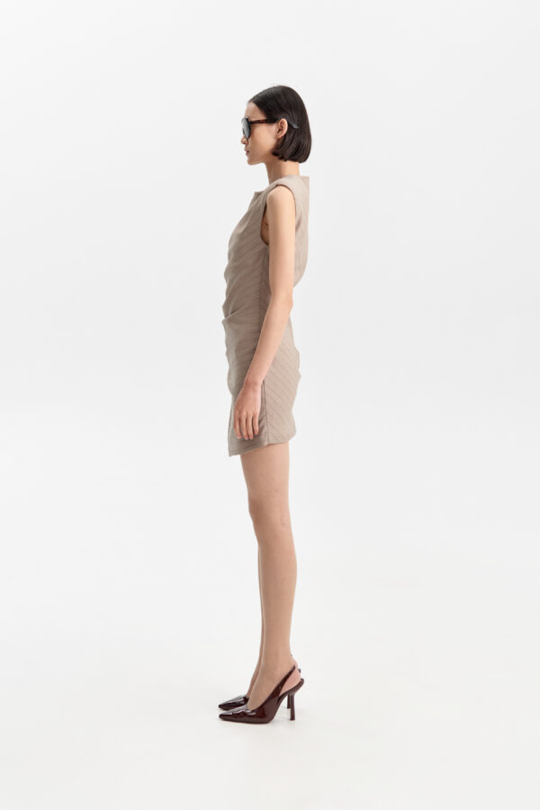 Vestido Beige Asimétrico con Rayas - Imagen 3