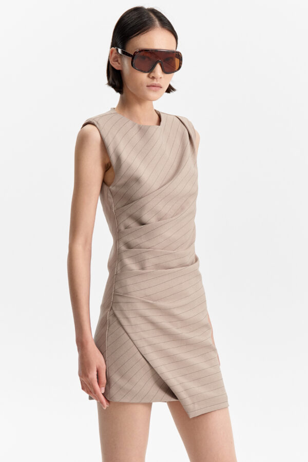 Vestido Beige Asimétrico con Rayas - Imagen 8