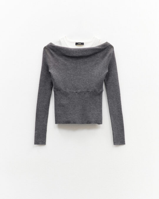 Camiseta Gris con Base Blanca