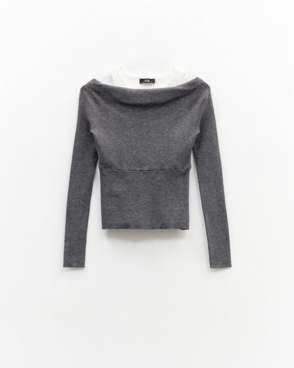 Camiseta Gris con Base Blanca