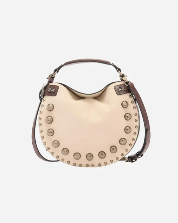 Bolso de media luna de ante con tachuelas decorativas