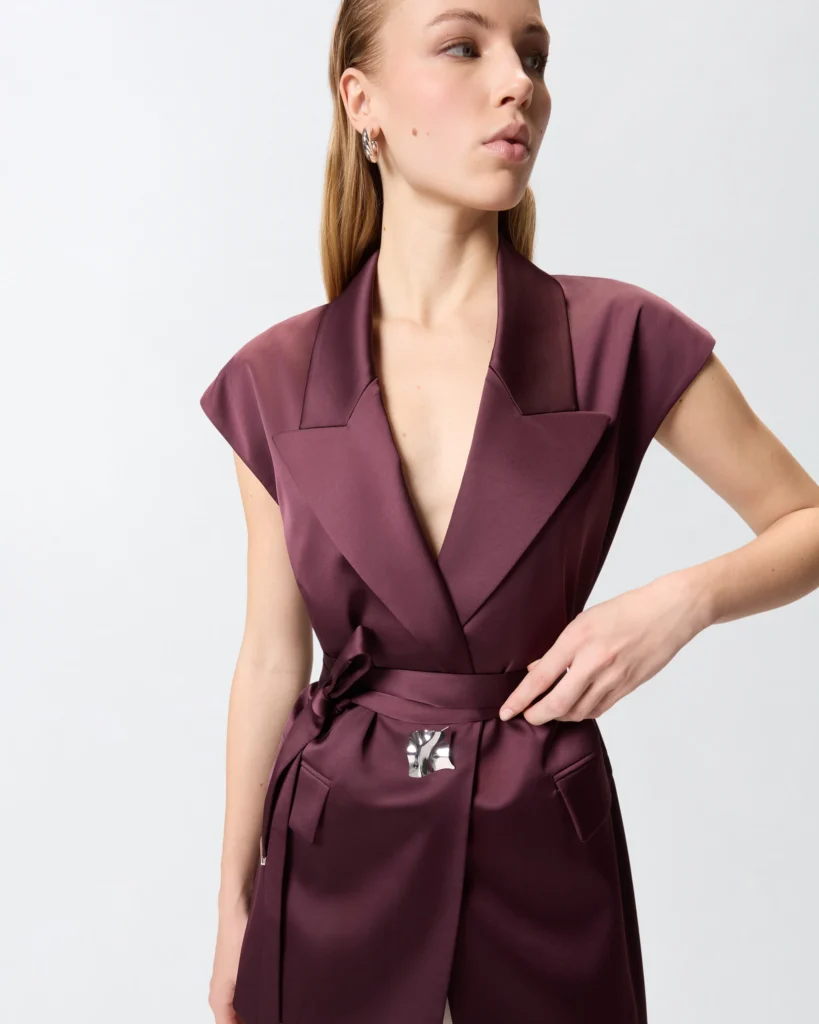 Chaqueta sin mangas de satén