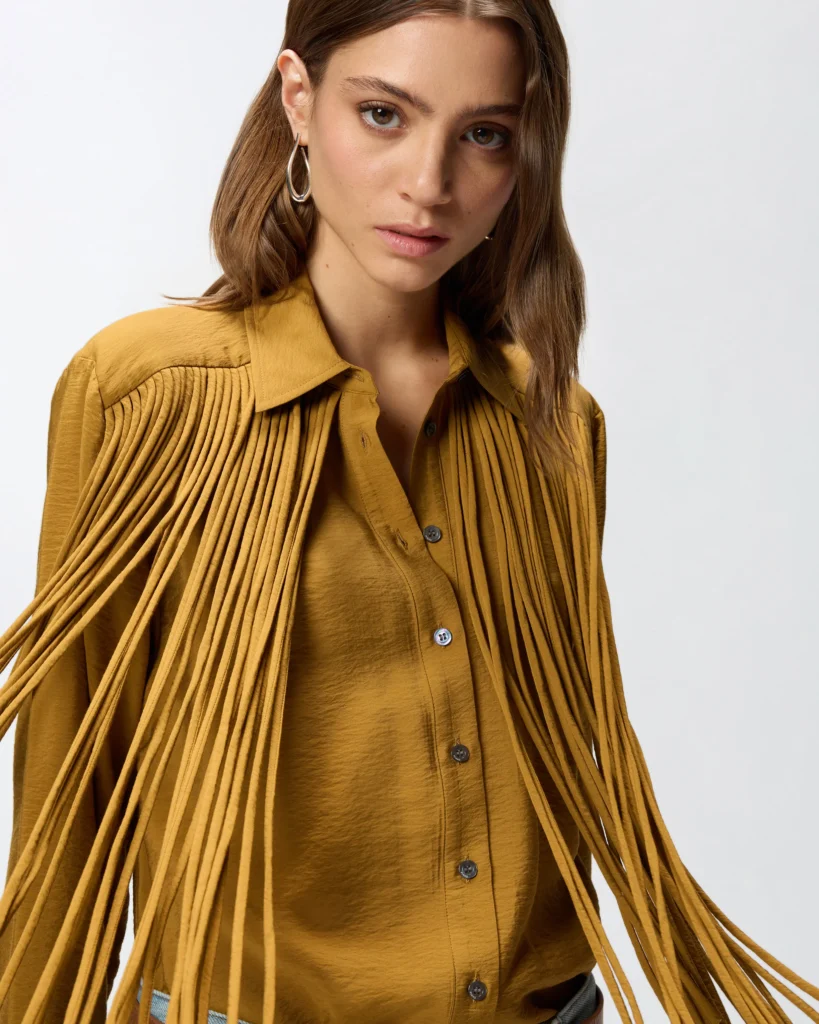 Camisa de estilo texano con flecos