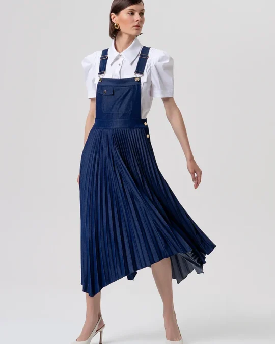 Vestido sin mangas estilo peto