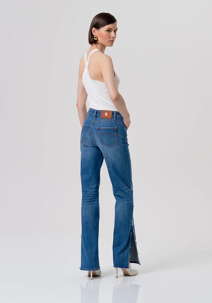 Jeans bootcut con efecto push-up en denim con lavado medio - Imagen 3