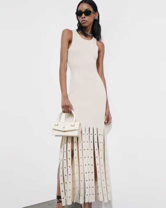 Vestido de punto con flecos – Preventa