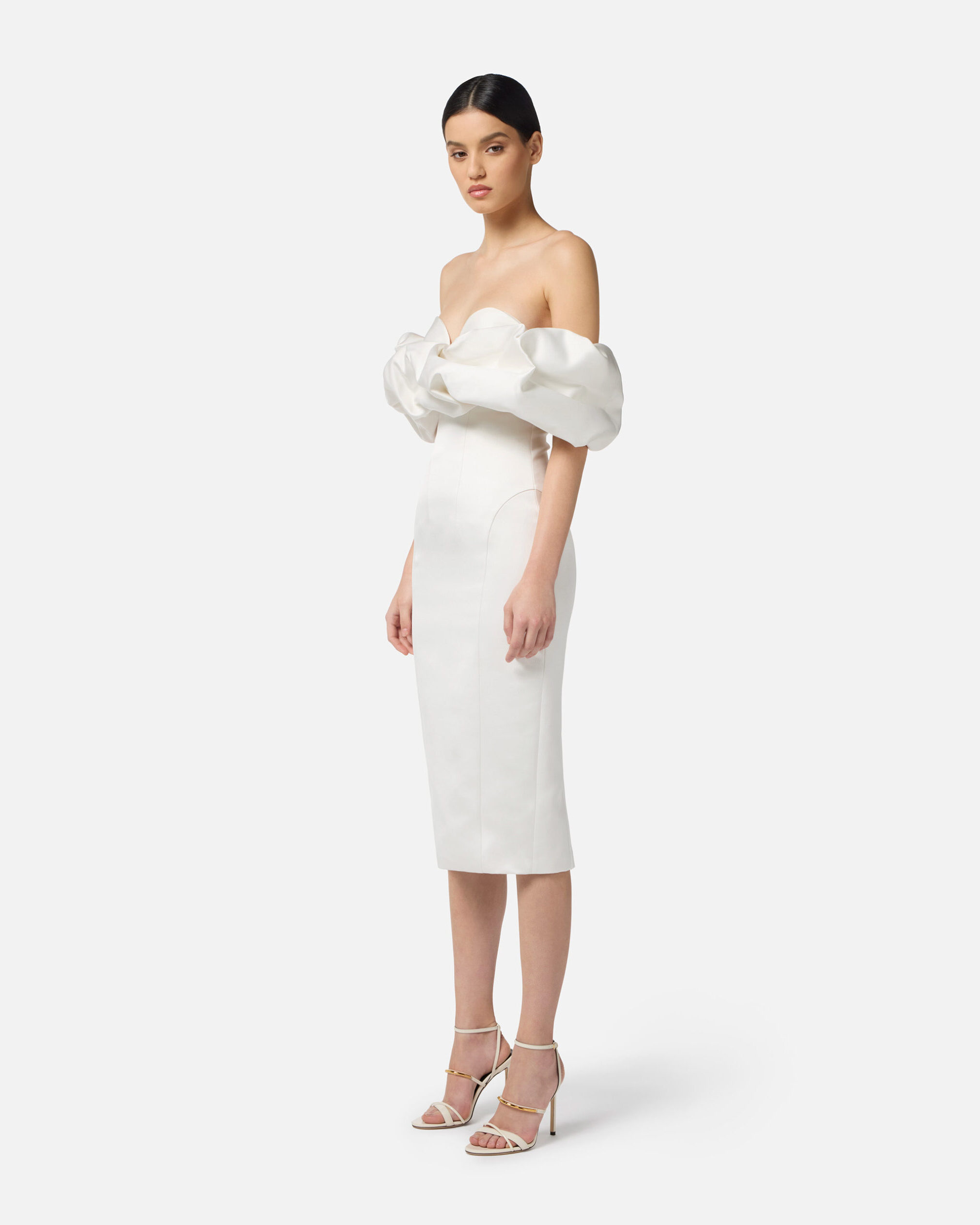 Vestido de duquesa con cuello 3D