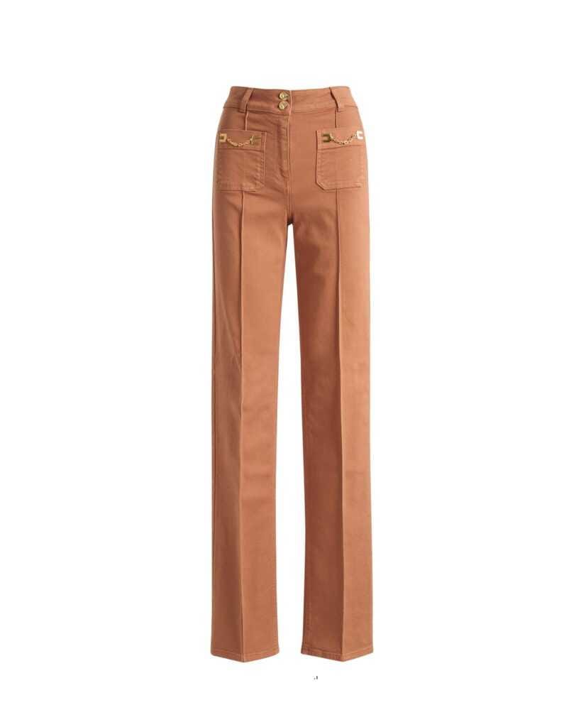 Pantalón denim pata ancha con bolsillos pequeños
