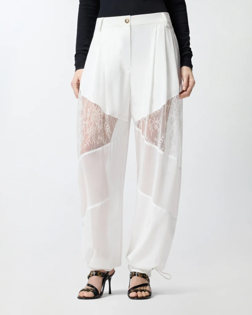 Pantalones con detalles de encaje