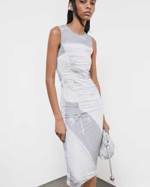 Vestido midi con estampado de ondas