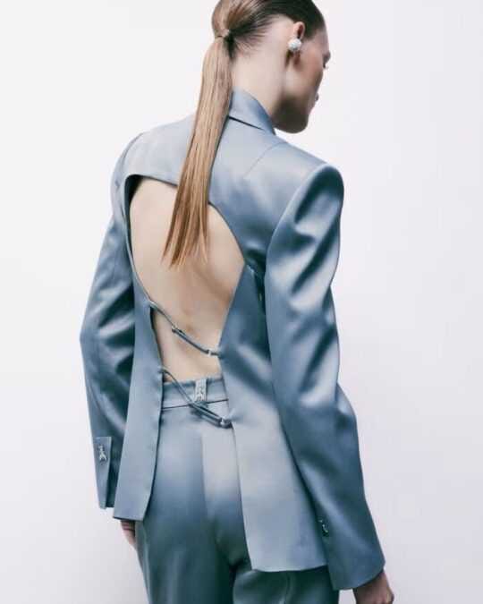 Blazer de satén con cut-out - Pronto