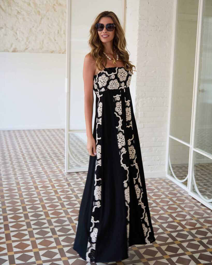Vestido Maxi Negro con Encaje Blanco y Tirantes Finos