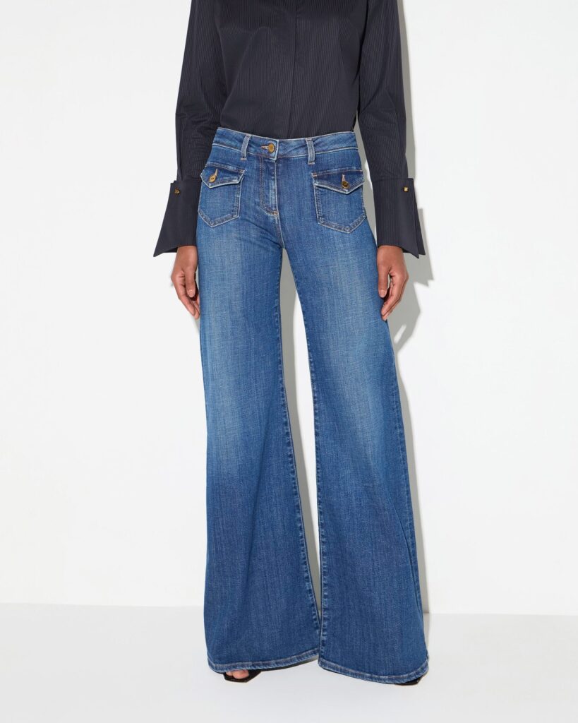 Pantalón denim pata ancha con bolsillos pequeños de Elisabetta Franchi para CLNDSTNO