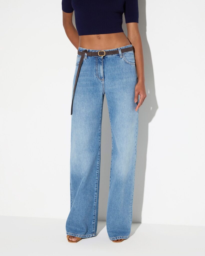Pantalón denim palazzo con cinturón de Elisabetta Franchi para CLNDSTNO