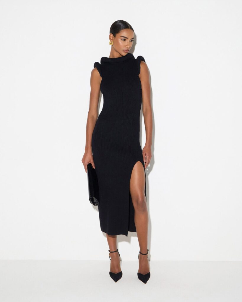 Vestido de punto con detalles 3D de Elisabetta Franchi para CLNDSTNO