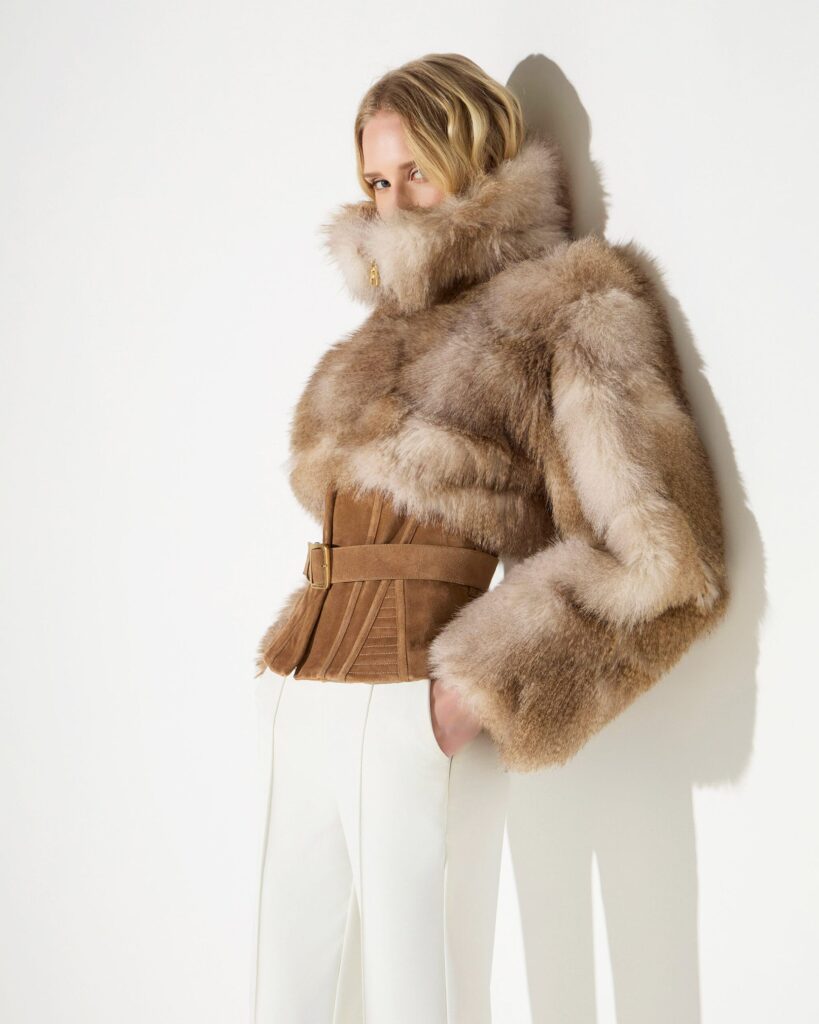 Cazadora corsé con efecto piel de Elisabetta Franchi para CLNDSTNO