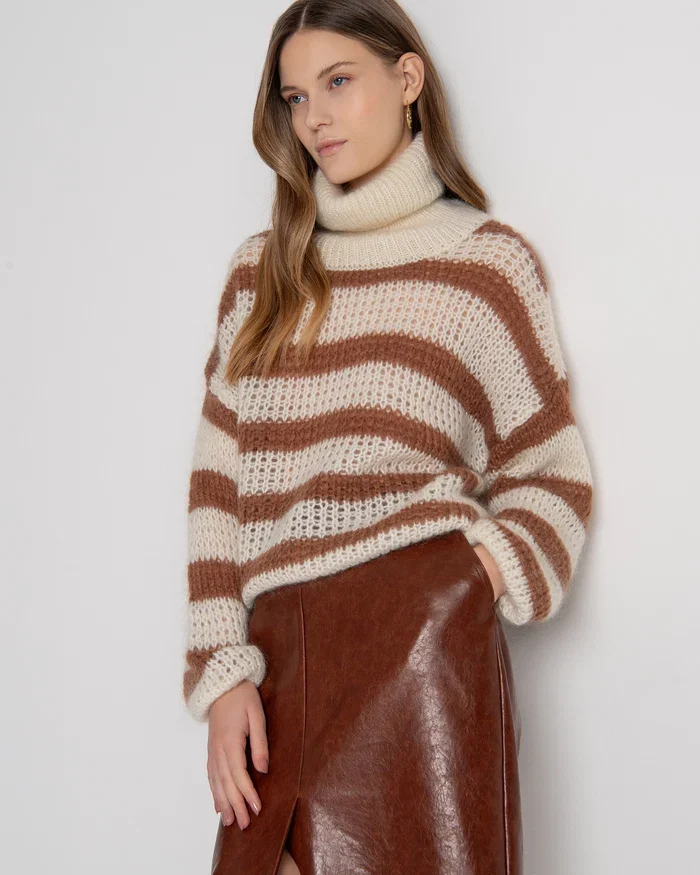 Prenda de punto con rayas, confeccionada en lana y mohair - Pronto