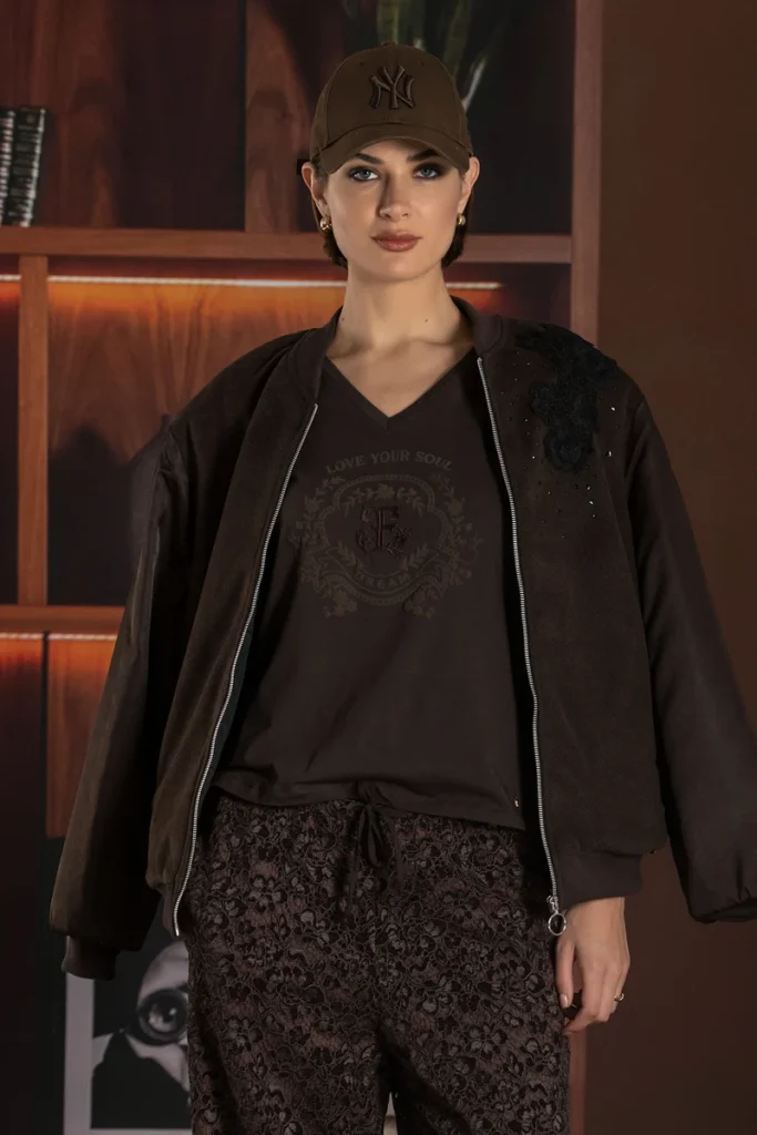 Camiseta urban nomad de FourSoul en marrón para CLNDSTNO