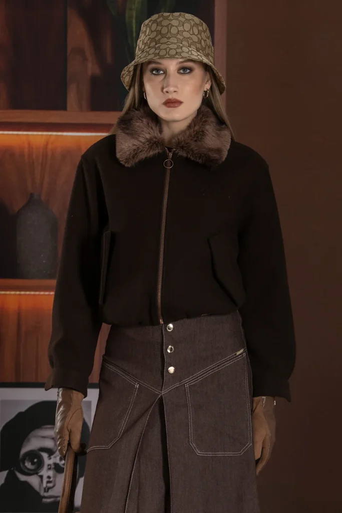 Cazadora bomber marron de pano con cuello de pelo Four Soul mujer FS26220100