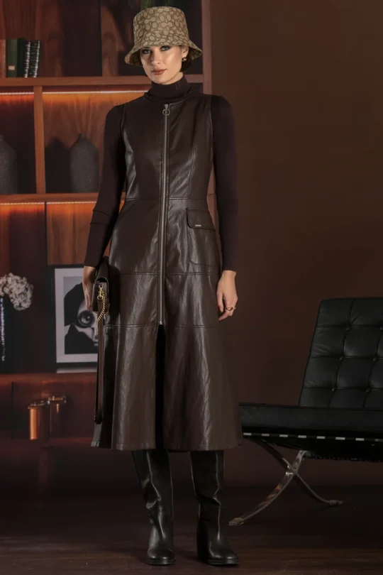 Vestido midi de ecopiel de FourSoul